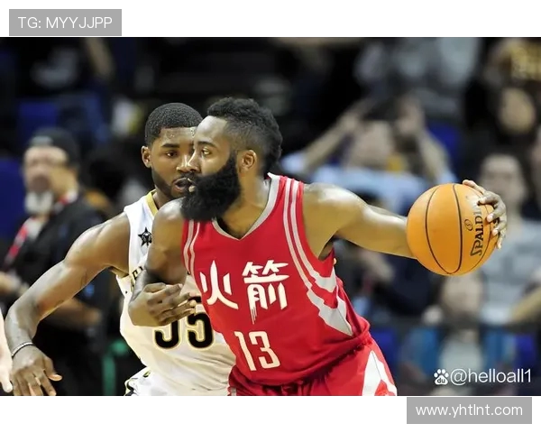 哈登半场独得20分率队反超却未送出助攻队友默默支援